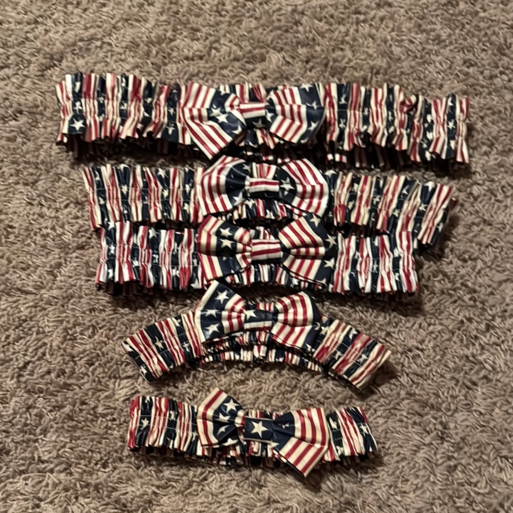 Longaberger red wine and blue garters.  Set of five. Great condition.
